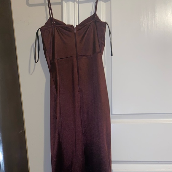 Windsor Luxury Event Dress - Picture 5 of 5